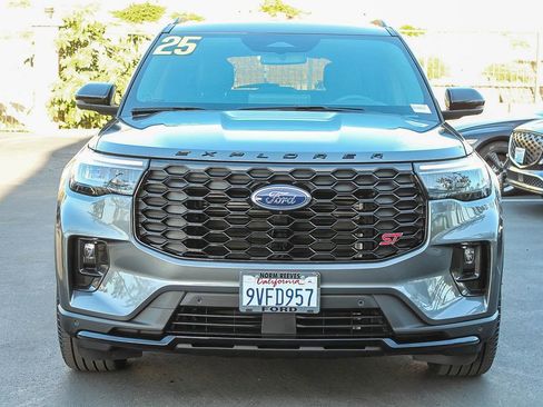 Used 2025 Ford Explorer ST w/ Sun And Sound Package RWD image 2