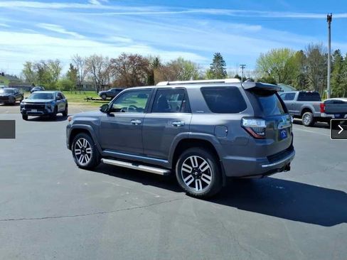 Used 2023 Toyota 4Runner Limited AWD/4WD image 4
