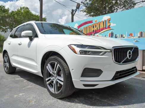 Used 2019 Volvo XC60 T6 Momentum w/ Multimedia Package image 32