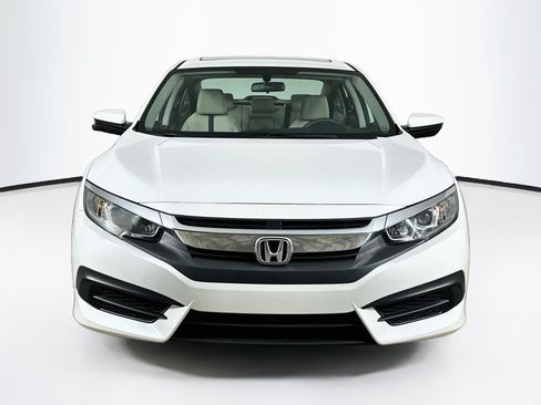 Used 2018 Honda Civic EX image 2