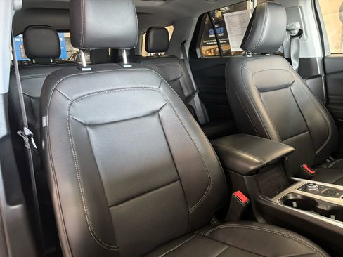 Used 2023 Ford Explorer Limited w/ Limited Technology Package AWD/4WD image 40