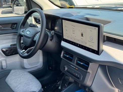 New 2025 Ford Maverick XLT w/ XLT Luxury Package FWD image 24