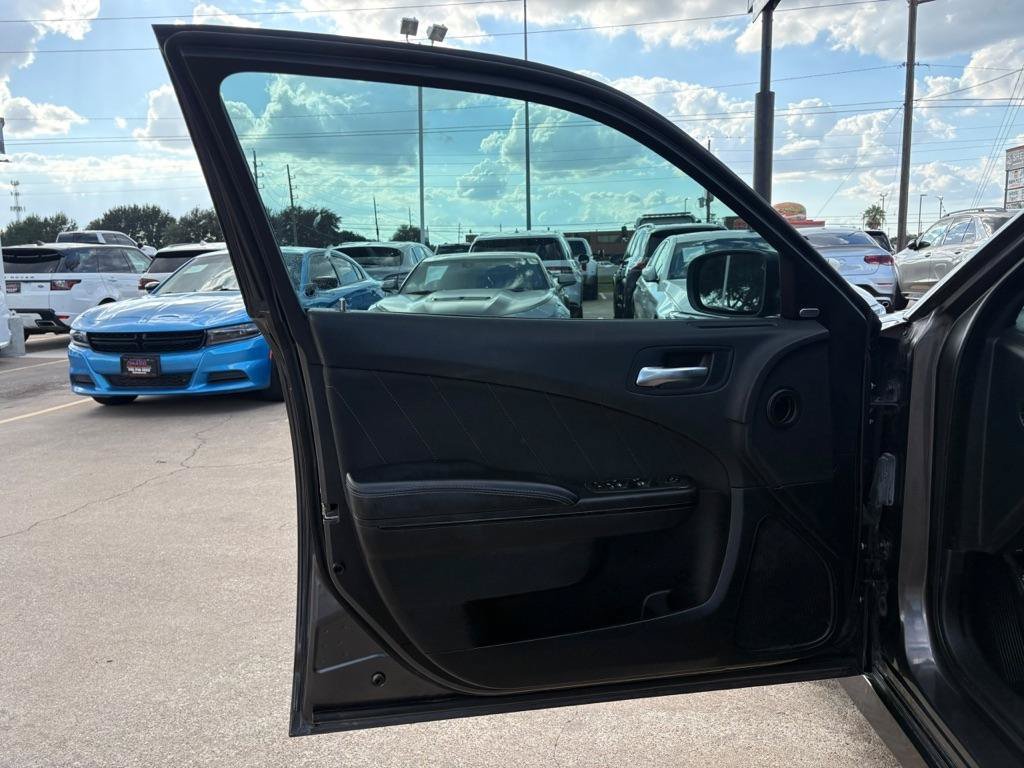 Used 2021 Dodge Charger R/T w/ Blacktop Package RWD image 11