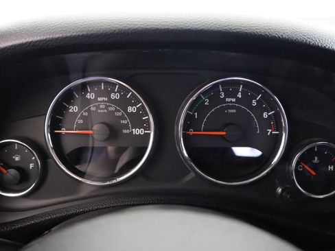 Used 2014 Jeep Wrangler Altitude image 18