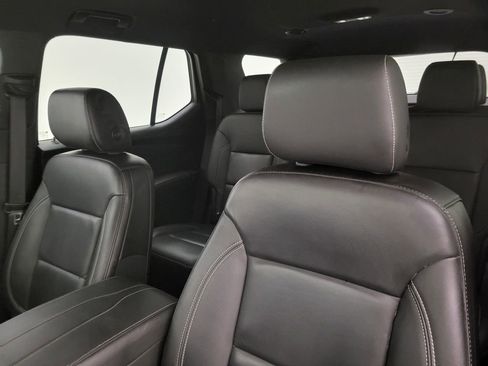 Used 2023 Chevrolet Traverse LT image 32
