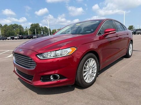 Used 2016 Ford Fusion Titanium FWD image 2