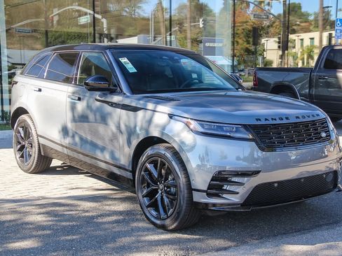 New 2026 Land Rover Range Rover Velar Dynamic SE image 3