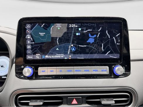 Used 2023 Hyundai Kona SEL FWD image 11