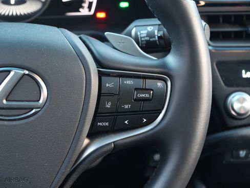 Used 2025 Lexus ES 300h w/ Premium Package FWD image 20