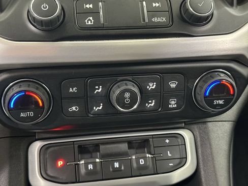 Used 2023 GMC Acadia SLE w/ Driver Convenience Package AWD/4WD image 17