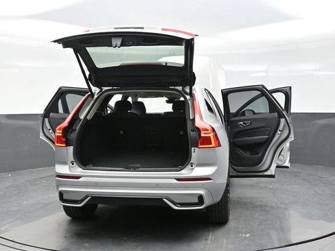 Used 2025 Volvo XC60 B5 Plus AWD/4WD image 43