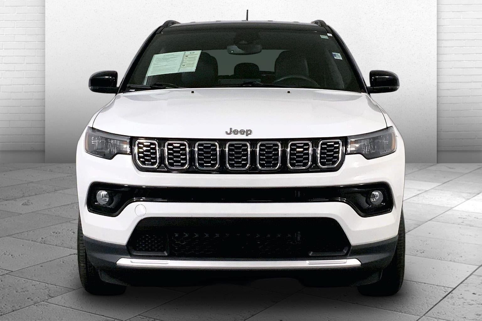 Used 2025 Jeep Compass Limited AWD/4WD image 2