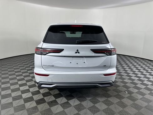 New 2026 Mitsubishi Outlander SE image 6