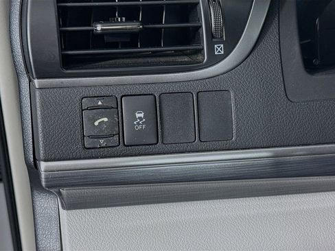 Used 2012 Toyota Camry LE image 10