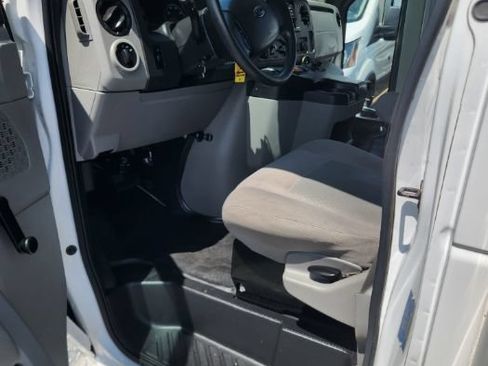 Used 2015 Ford E-350 and Econoline 350 Super Duty RWD image 18