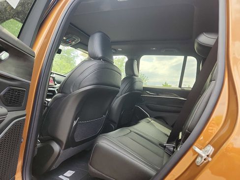 New 2026 Jeep Grand Cherokee Limited AWD/4WD image 6