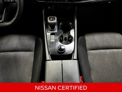 Certified 2025 Nissan Rogue SV image 31