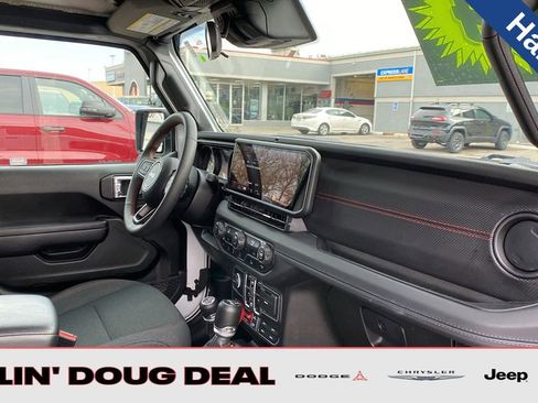 Used 2024 Jeep Wrangler Unlimited Rubicon image 39