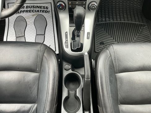 Used 2014 Chevrolet Cruze LT image 18