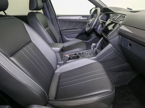 Certified 2023 Volkswagen Tiguan SE R-Line AWD/4WD image 22