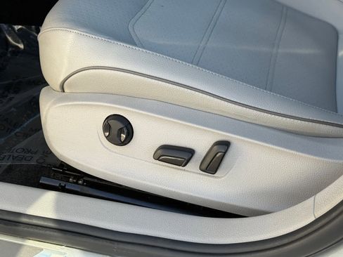 Used 2017 Volkswagen Passat 1.8T R-Line image 11