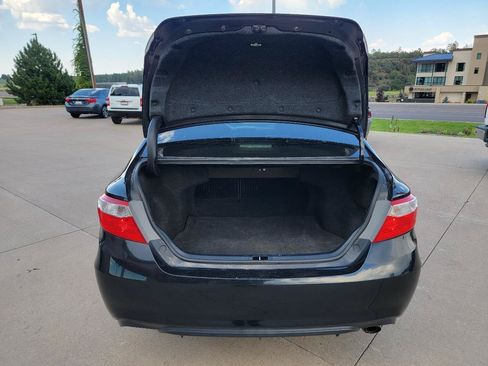 Used 2017 Toyota Camry SE w/ Moonroof Package FWD image 13