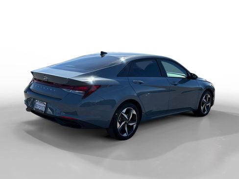 Certified 2023 Hyundai Elantra SEL w/ Convenience Package image 5