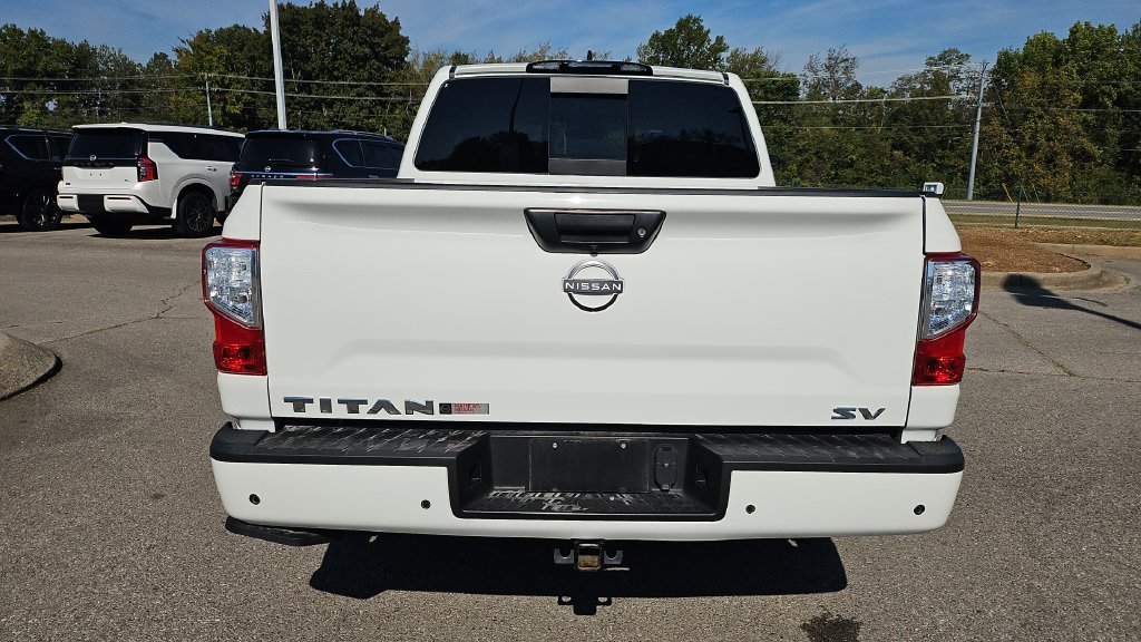 Certified 2024 Nissan Titan SV w/ SV Convenience Package RWD image 16