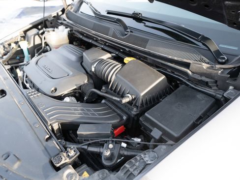 Used 2020 Chrysler Pacifica Limited w/ Advanced Safetytec Group image 34