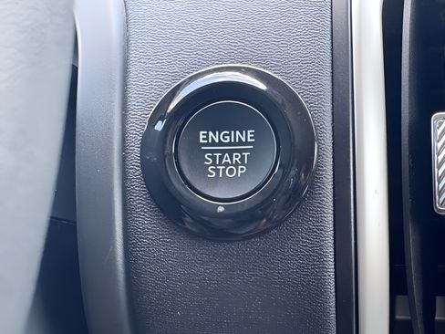 Used 2025 Ford Expedition Active RWD image 7
