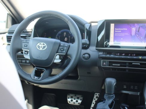 Certified 2026 Toyota Camry SE w/ Convenience Package image 23