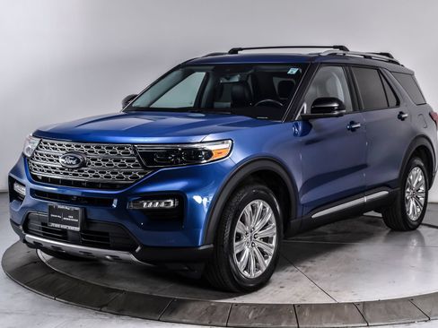 Used 2023 Ford Explorer Limited AWD/4WD image 2