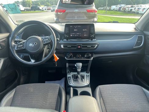 Used 2021 Kia Seltos S AWD/4WD image 5