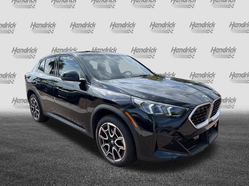 Used 2025 BMW X2 xDrive28i AWD/4WD image 3