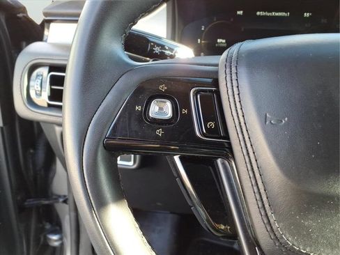Used 2023 Lincoln Aviator AWD image 20