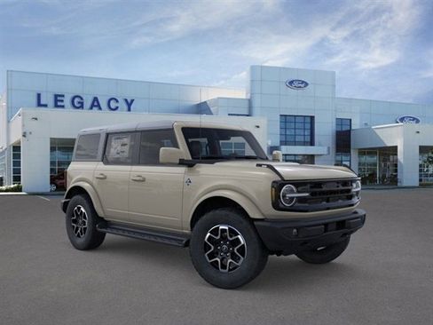 New 2025 Ford Bronco Outer Banks image 7