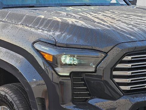 Used 2025 Toyota Tacoma Limited AWD/4WD image 5