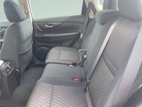 Used 2018 Nissan Rogue S image 16