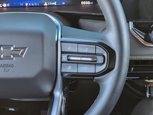 Used 2025 Chevrolet Colorado ZR2 w/ Technology Package image 32