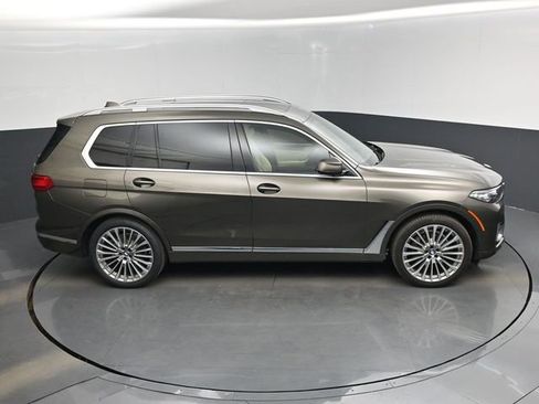 Used 2021 BMW X7 xDrive40i w/ Premium Package AWD/4WD image 13