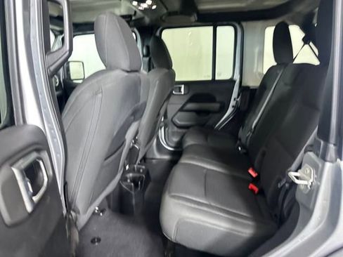 Used 2020 Jeep Wrangler Unlimited Sahara image 26