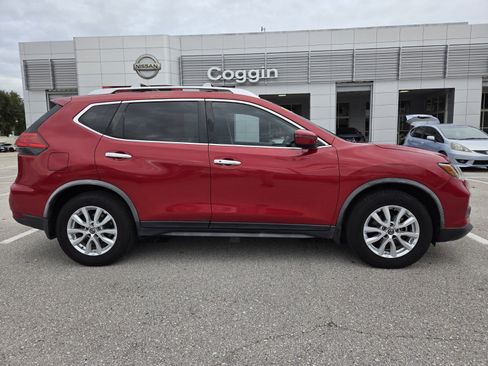 Used 2017 Nissan Rogue SV image 7