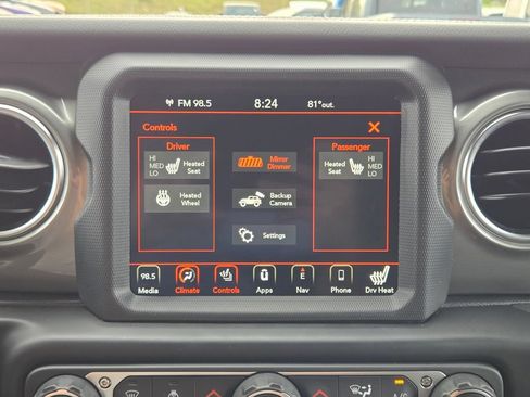 Used 2021 Jeep Wrangler Unlimited Sahara AWD/4WD image 22