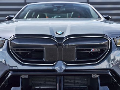 Used 2026 BMW M5 w/ Executive Package image 17