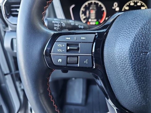 Used 2024 Honda Pilot TrailSport image 11