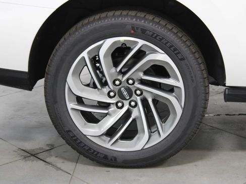 New 2025 Lincoln Navigator Reserve image 12