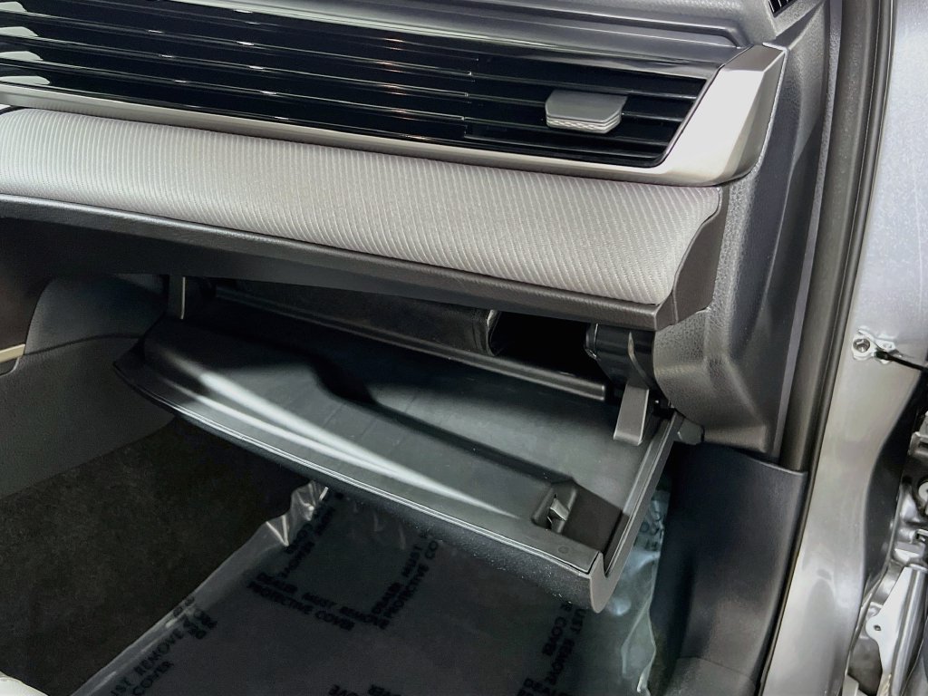 Used 2026 Toyota Camry SE FWD image 32