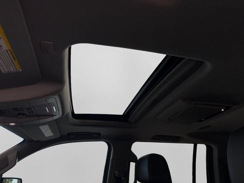 Used 2019 Chevrolet Suburban LT RWD image 16