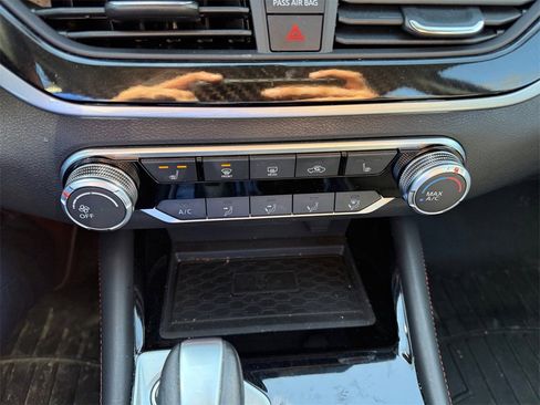 Used 2024 Nissan Altima 2.5 SR w/ SR Premium Package image 20