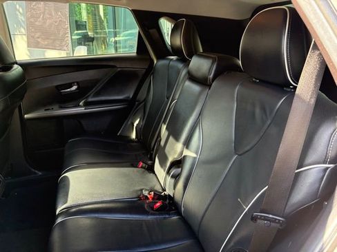 Used 2015 Toyota Venza XLE image 24